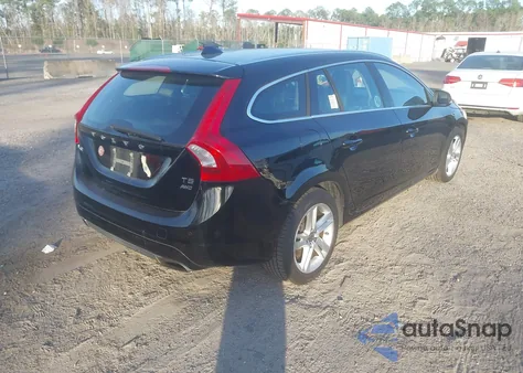2015 Volvo V60 T5 Premier из США, поврежденный, VIN YV1612SK0F1226649